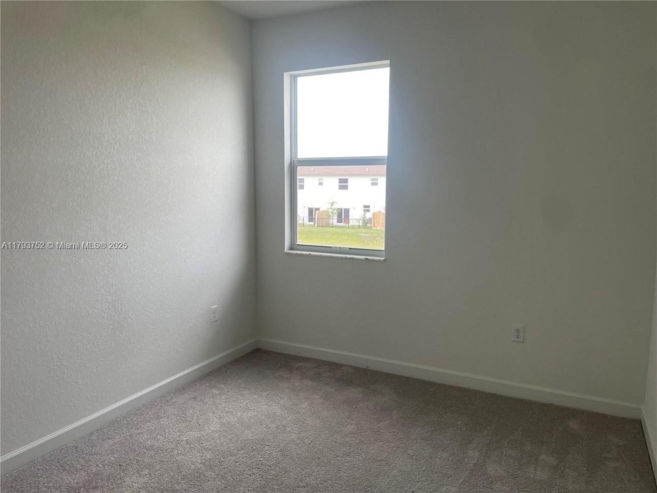 12612 Nw 22nd Pl #12612 - Photo 7 of 10