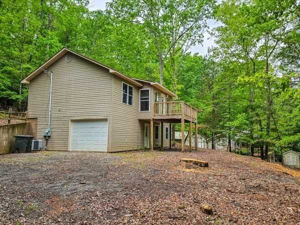 48 Rose Ct - Photo 5 of 39
