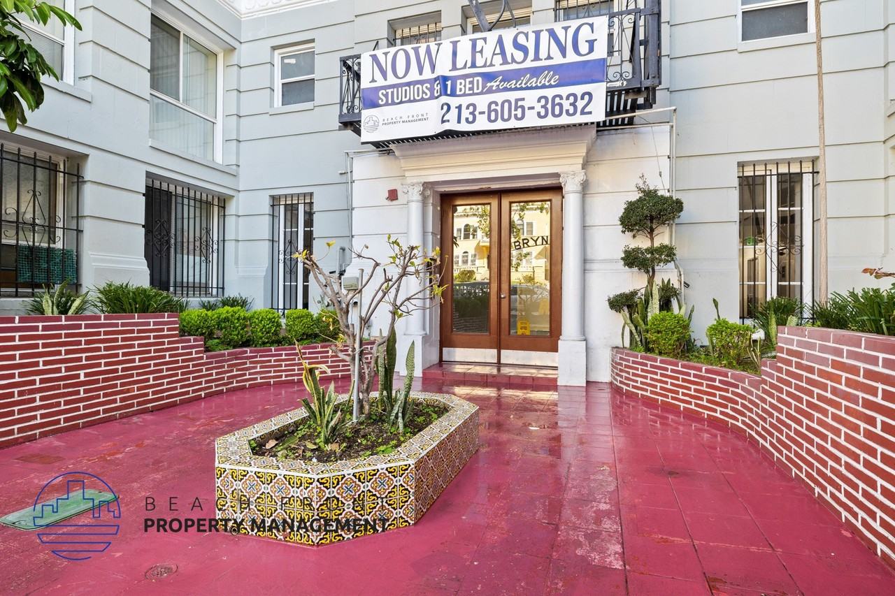 432 S. New Hampshire - Photo 2 of 15