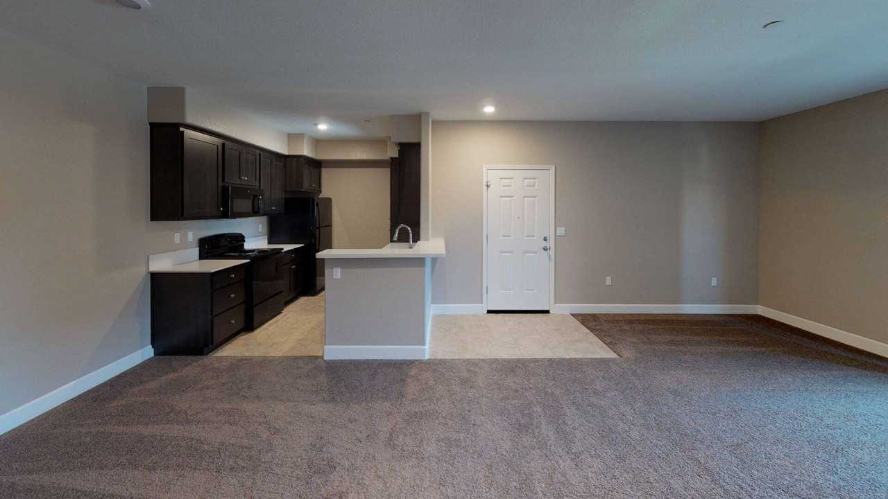 Edgewater - Photo 6 of 25