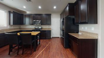 featured image of 175 Sunshine St