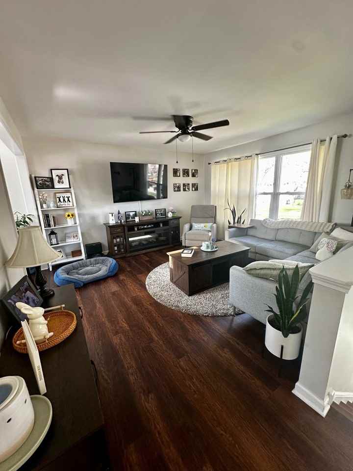 305 Sutherland Ln - Photo 3 of 23