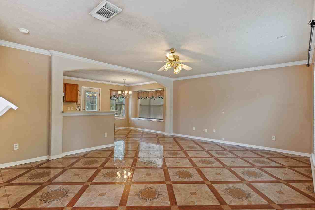 14072 Broken Arrow Dr - Photo 3 of 24