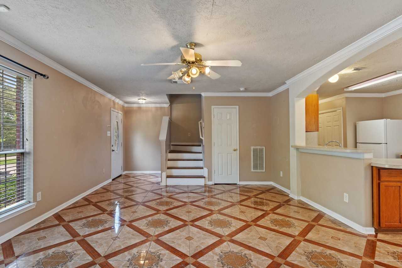 14072 Broken Arrow Dr - Photo 4 of 24