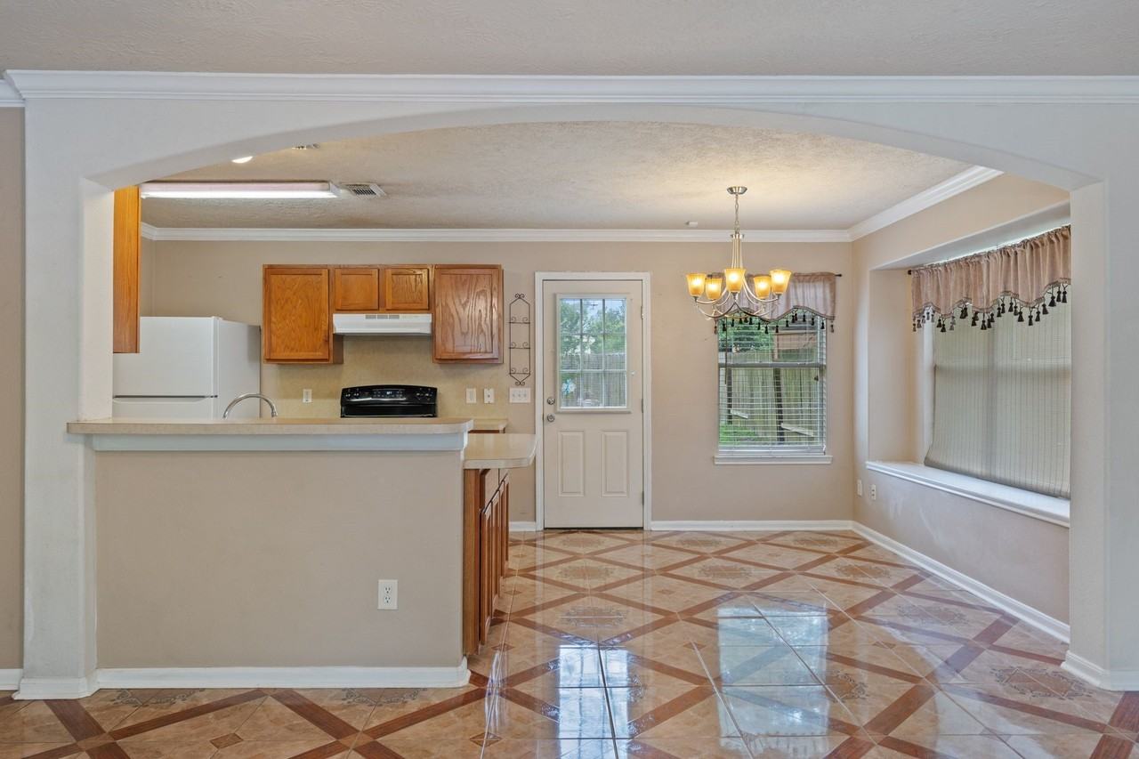 14072 Broken Arrow Dr - Photo 5 of 24