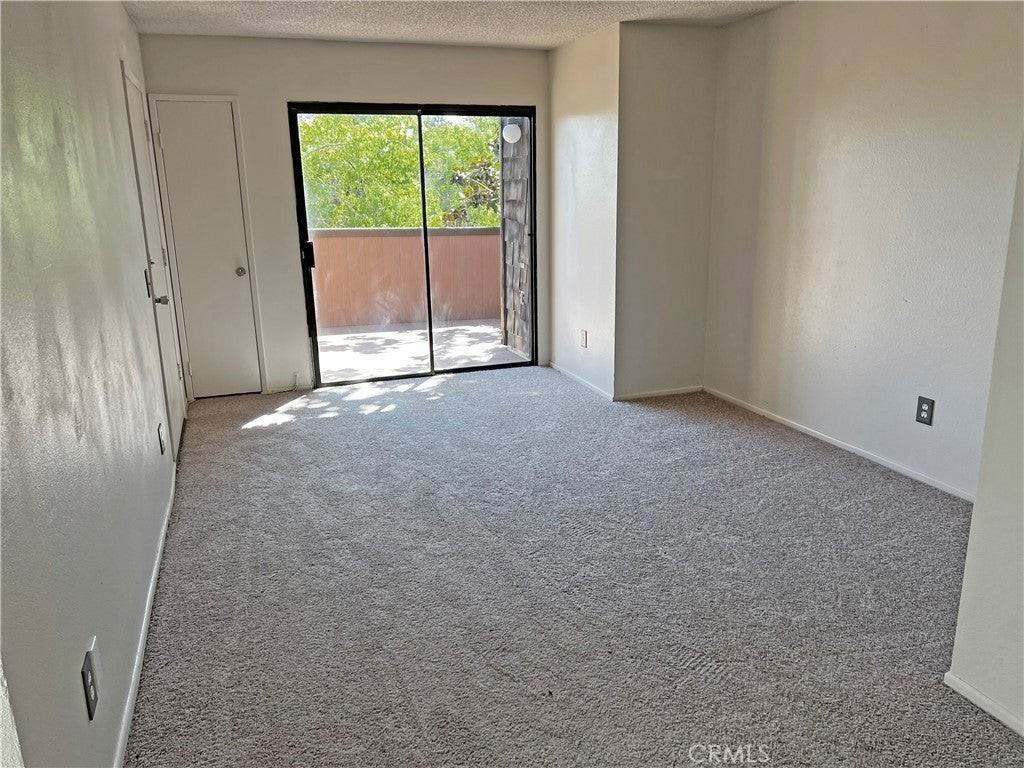 9010 Newport Ave - Photo 5 of 26