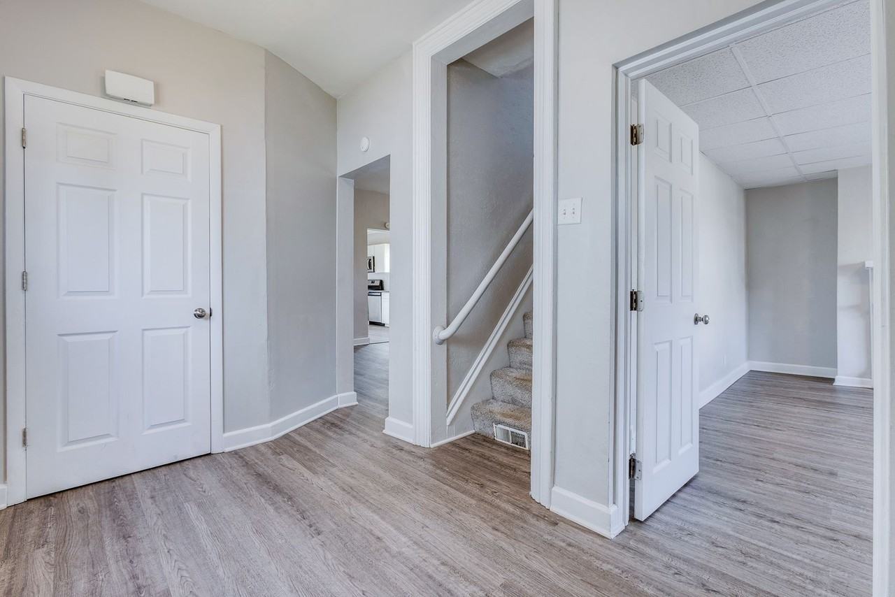 221 Millbridge St - Photo 4 of 32