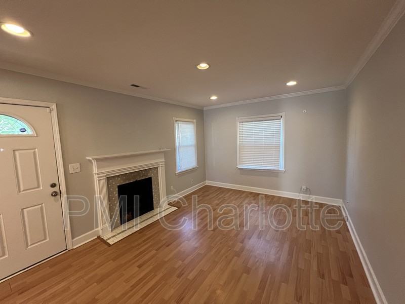 1201 Dade St - Photo 3 of 17