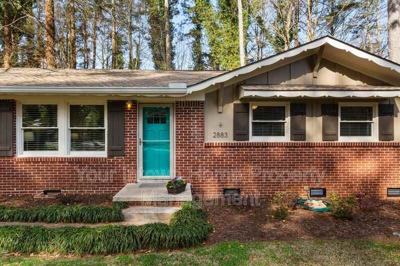 2883 Fantasy Ln - Photo 4 of 33