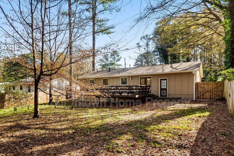 2883 Fantasy Ln - Photo 7 of 33