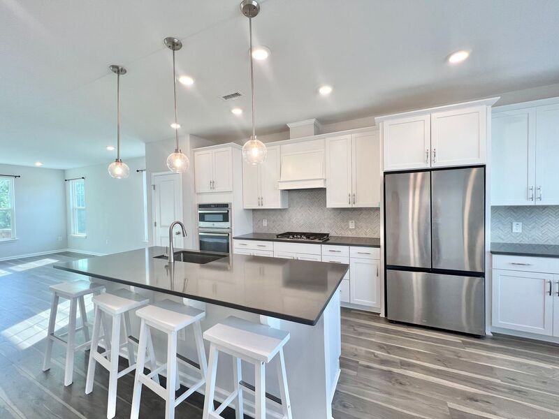 1034 Manorhaven Dr - Photo 7 of 31