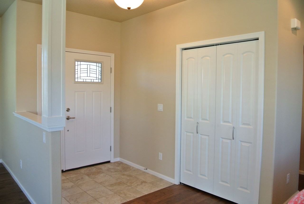 2620 Newton St - Photo 3 of 27