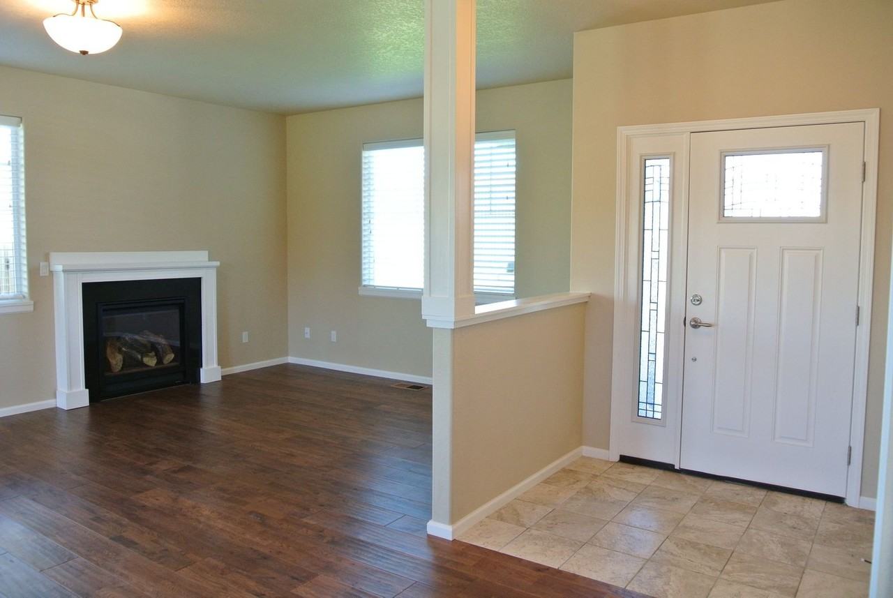2620 Newton St - Photo 5 of 27