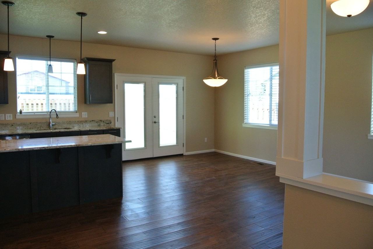 2620 Newton St - Photo 7 of 27