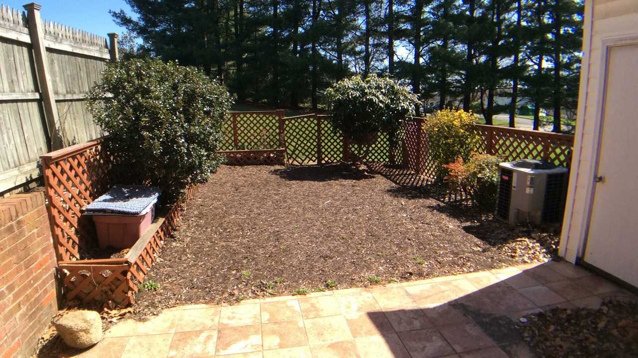 1929 Sussex Rd - Photo 4 of 13