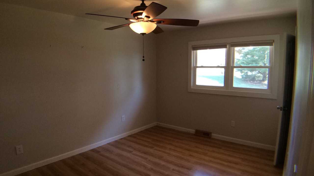 1929 Sussex Rd - Photo 7 of 13