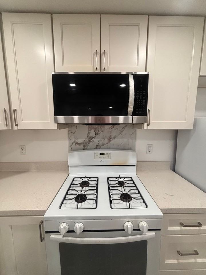 428 Winslow St #B - Photo 2 of 11