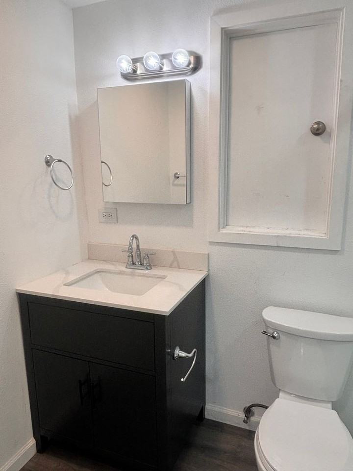 428 Winslow St #B - Photo 6 of 11