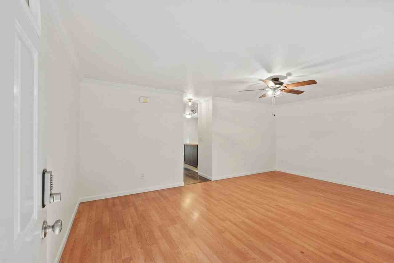 21820 Crest Ln Se - Photo 6 of 42