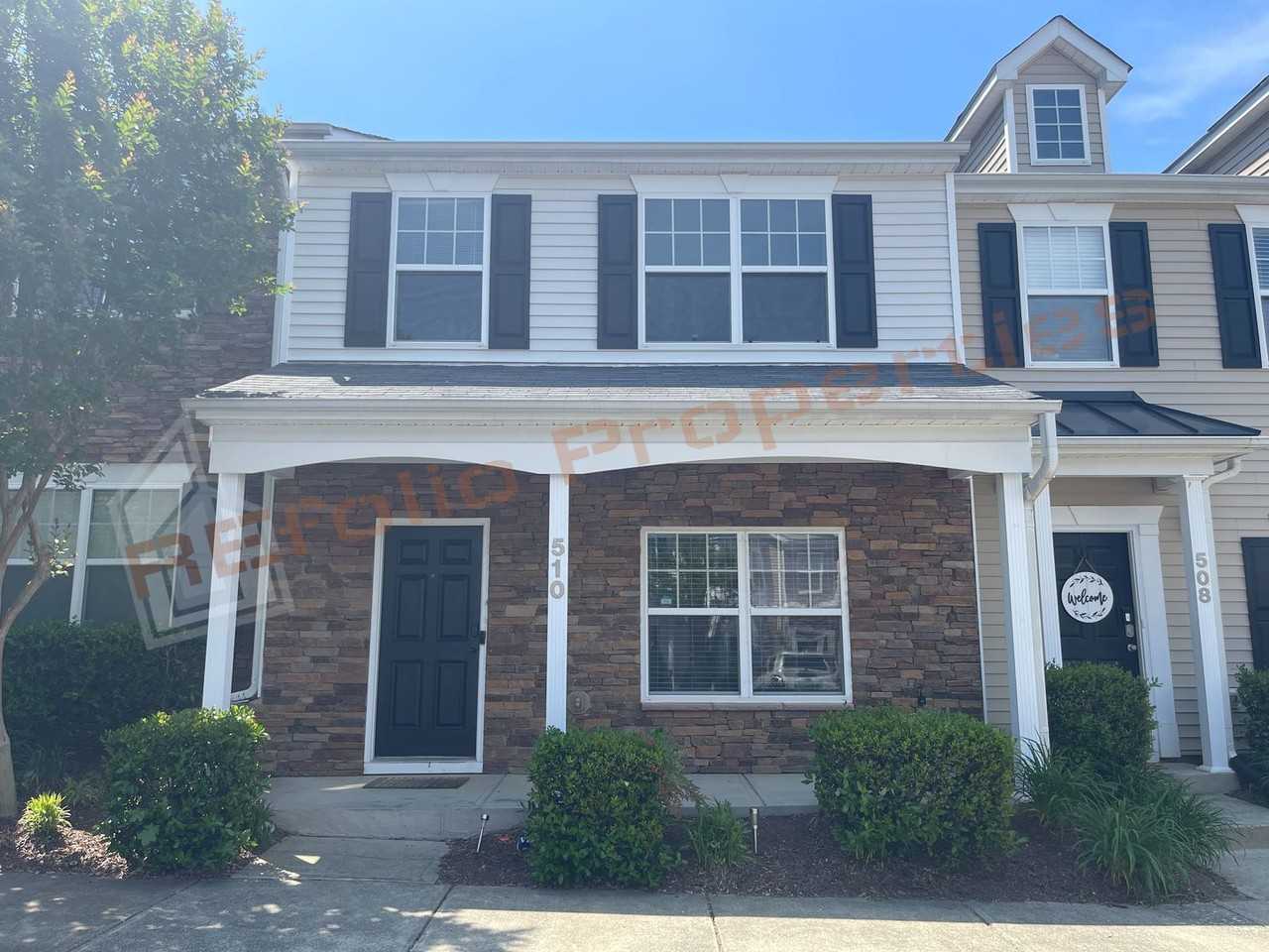 1304 Cozart St - Photo 2 of 31