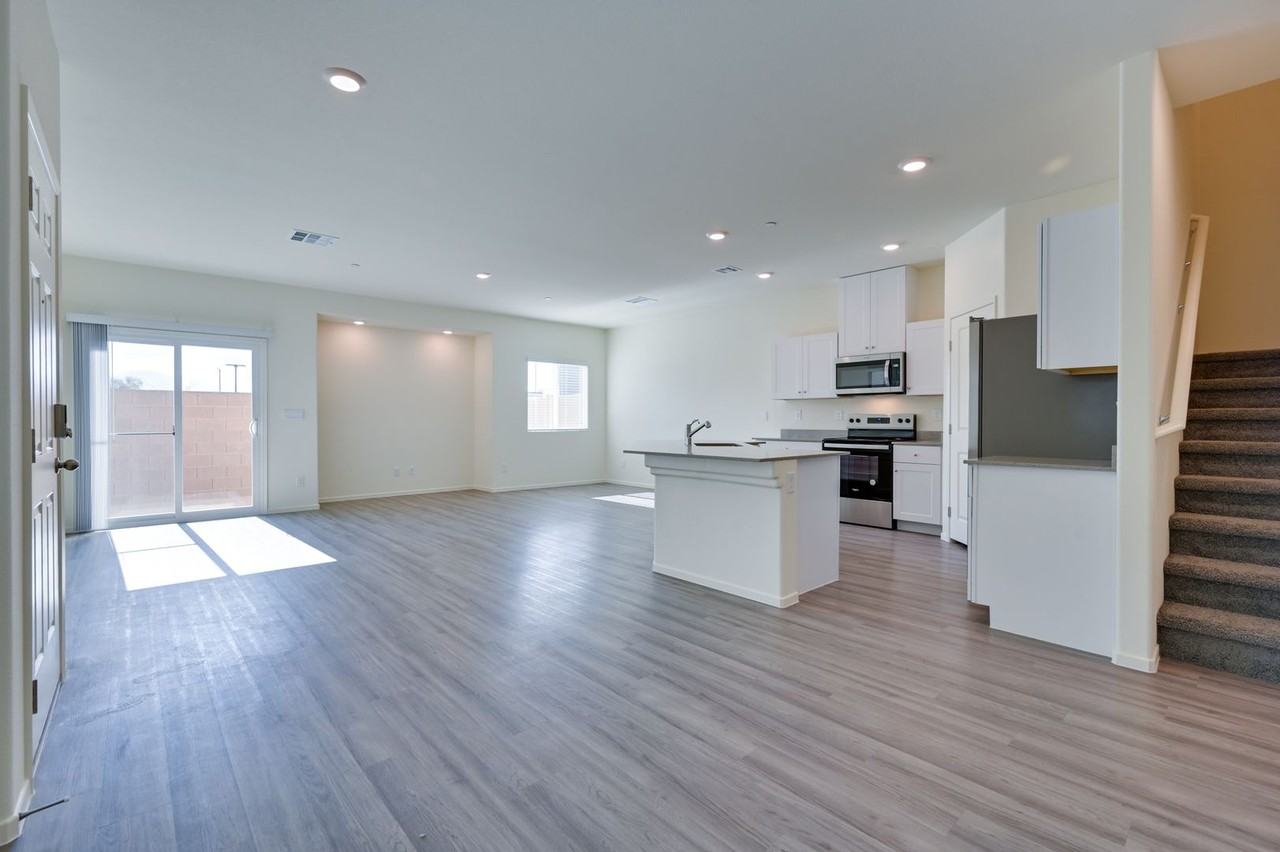 7935 Aurora Sky St #3 - Photo 6 of 50