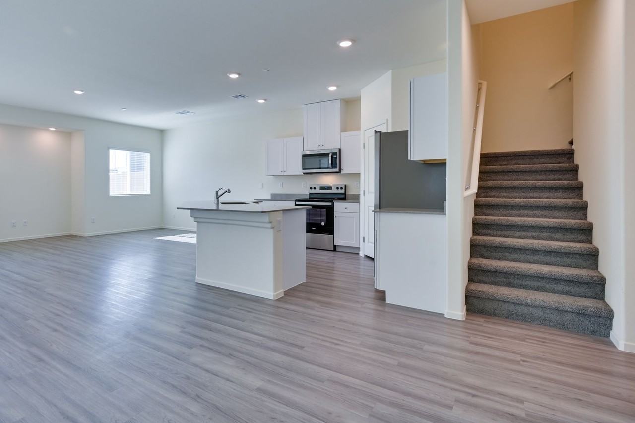 7935 Aurora Sky St #3 - Photo 7 of 50