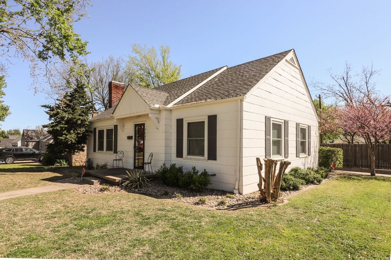 1247 S Richmond Ave - Photo 3 of 50