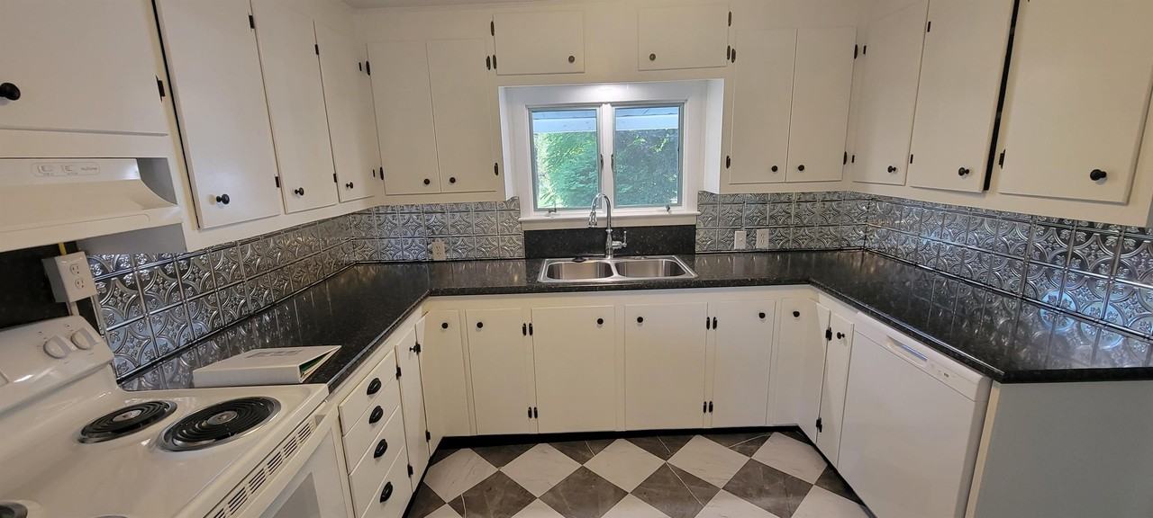 389 Lebanon Hill Road - Photo 2 of 30