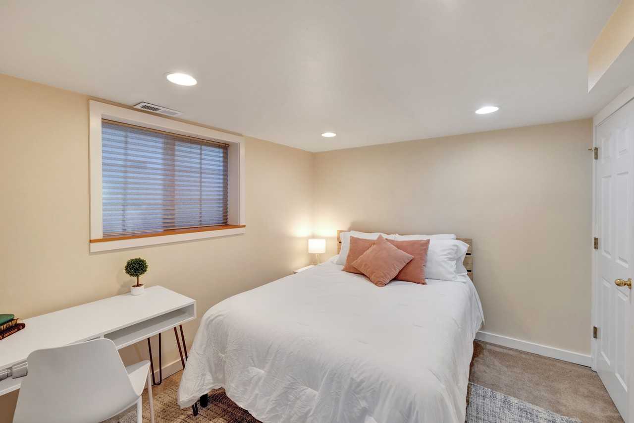 7911 5th Avenue Northeast #2 - Photo 6 of 11