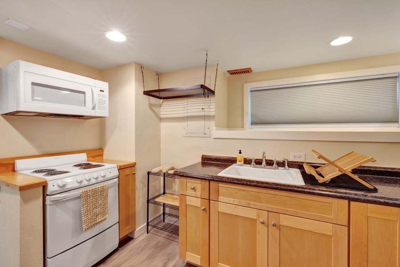 7911 5th Avenue Northeast #2 - Photo 4 of 11