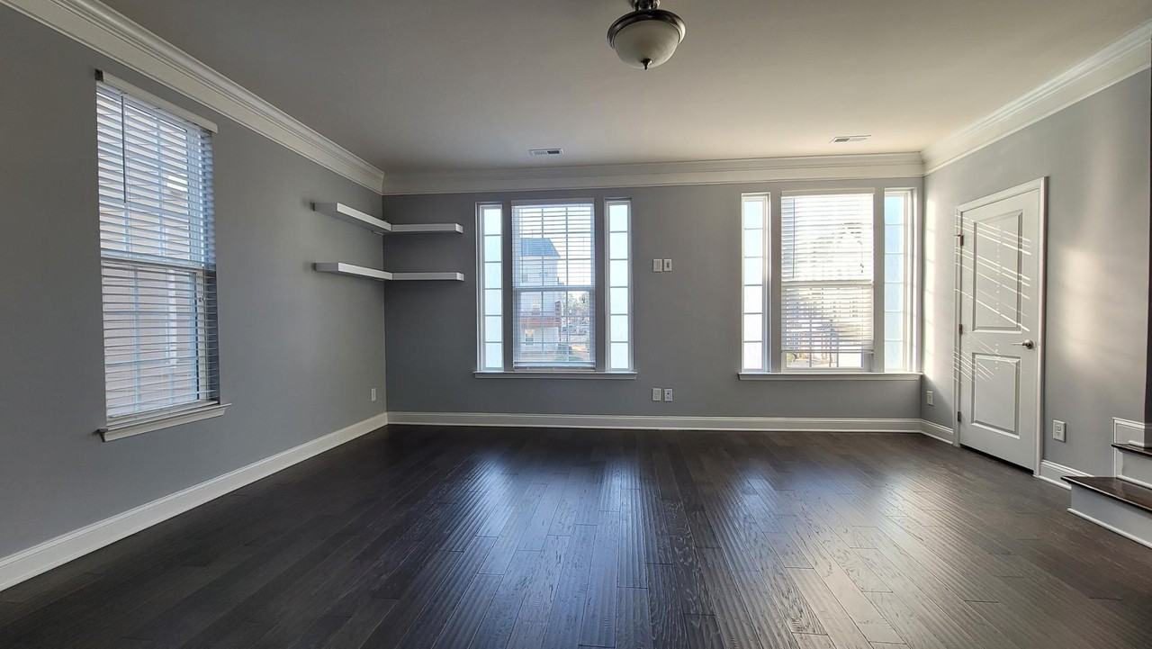 1105 Boxcar Way - Photo 3 of 31