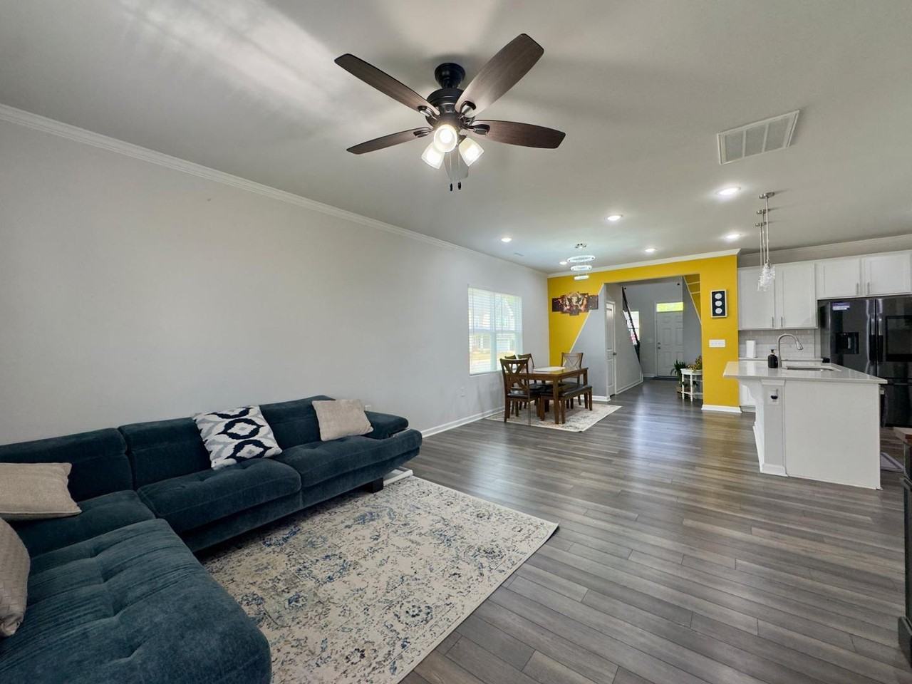 1602 Chestnut Tree Dr - Photo 5 of 30