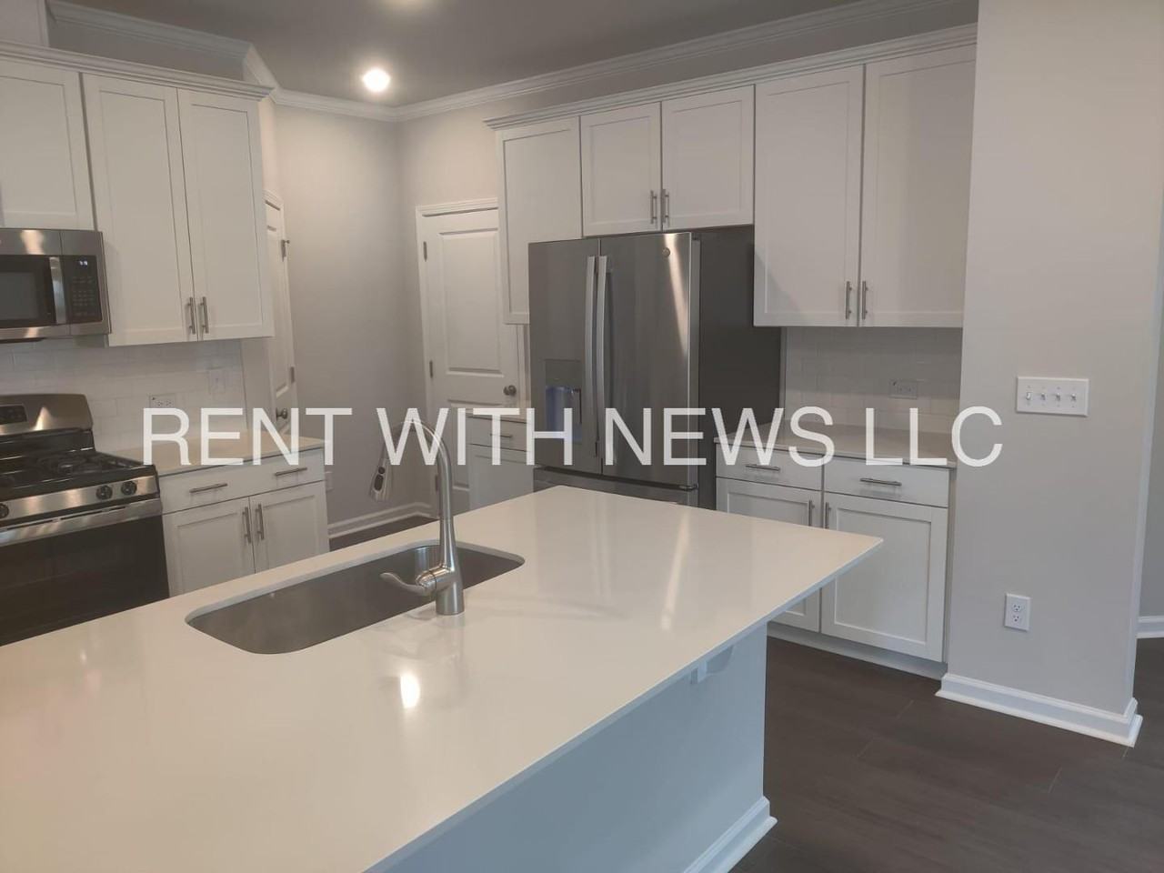 1161 Atterlee Ln - Photo 3 of 26