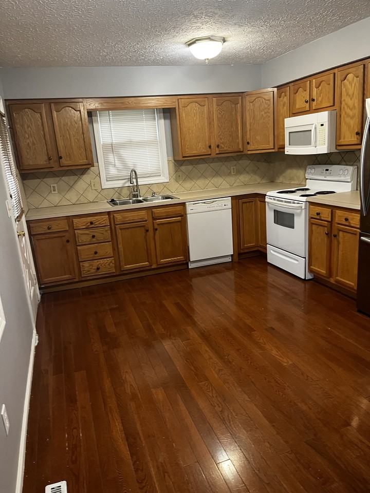 2808 Blendon Woods Blvd #2808 - Photo 3 of 13