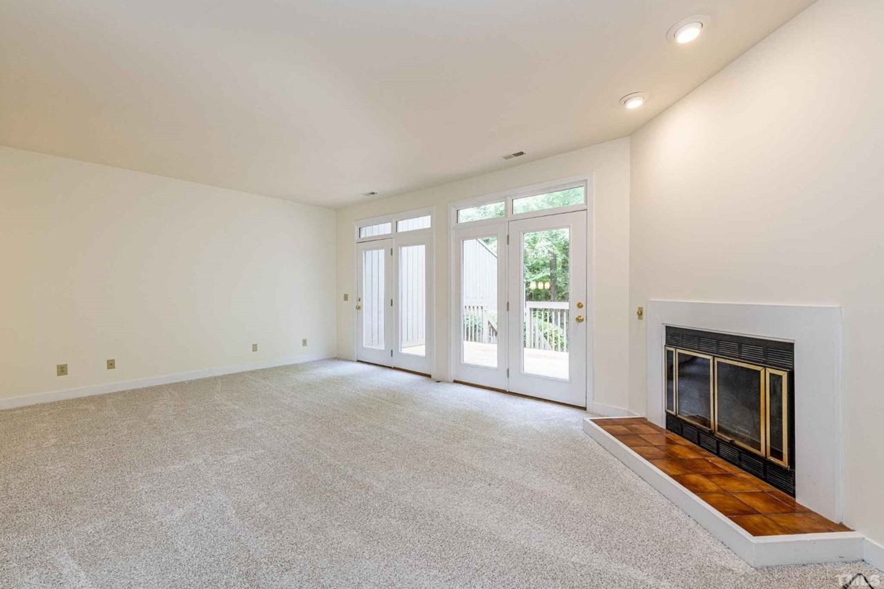 2 Tilbury Ct - Photo 2 of 6