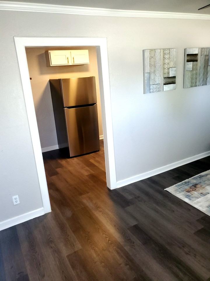 1538 Ne 42nd St #NA - Photo 7 of 28