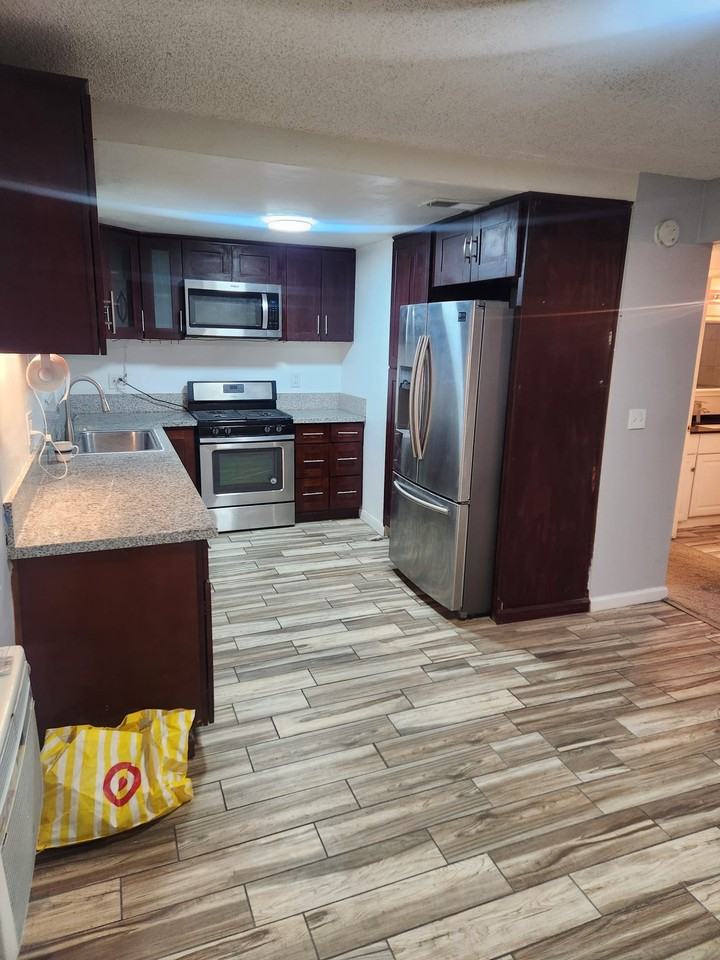 Evergreen St #1950 - Photo 2 of 13