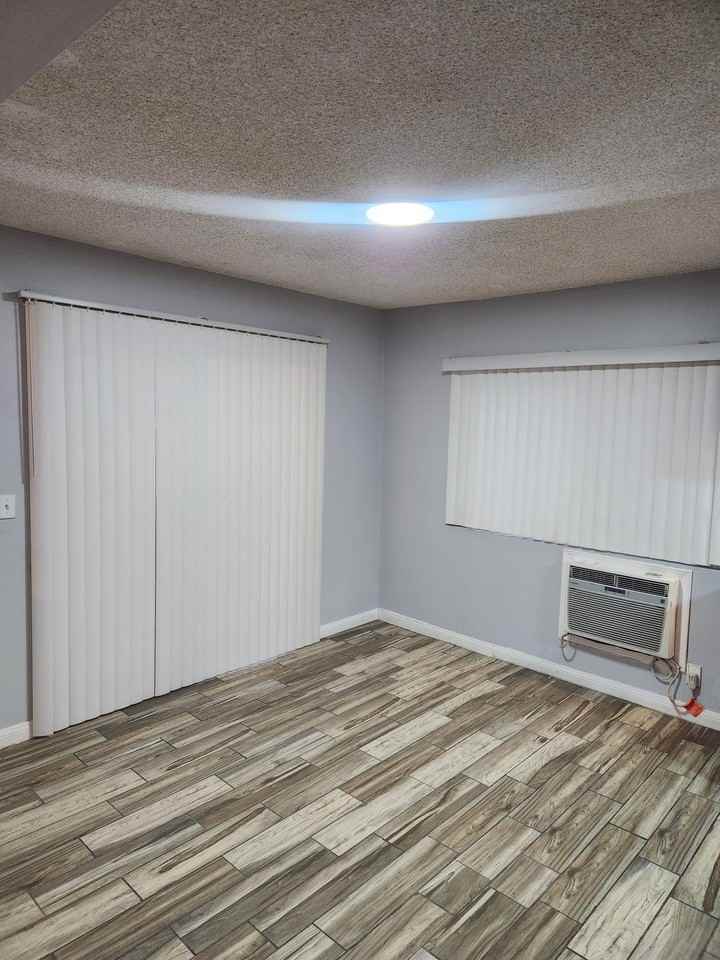 Evergreen St #1950 - Photo 3 of 13