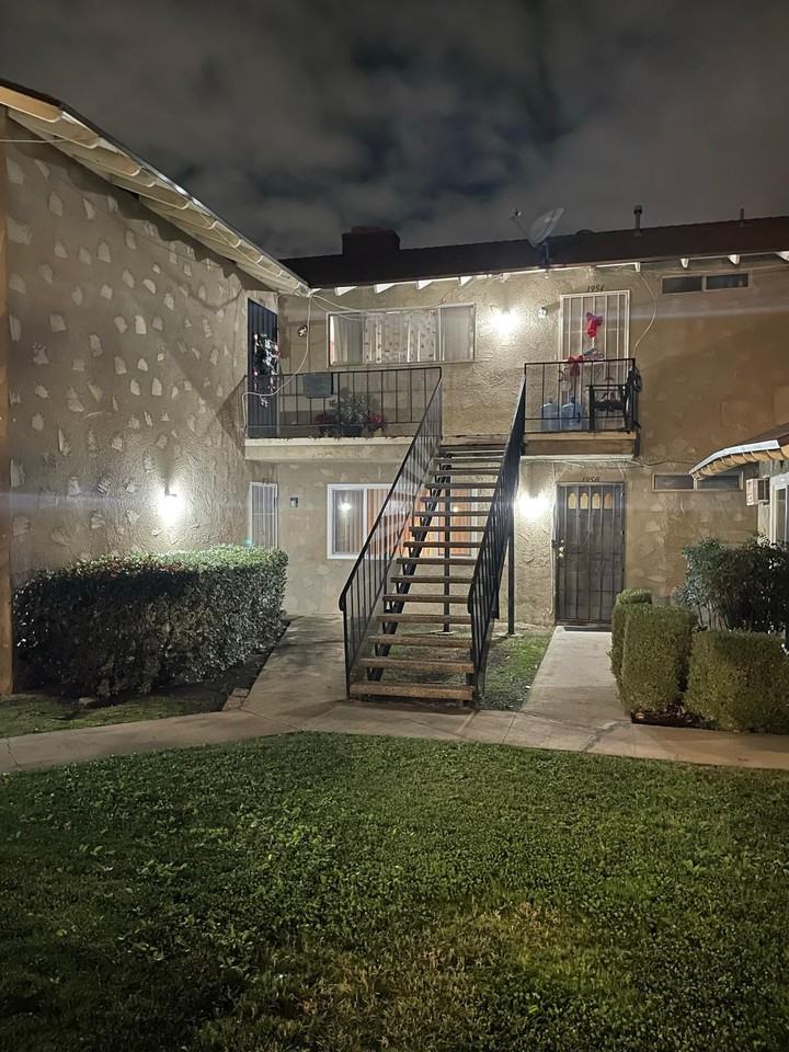 Evergreen St #1950 - Photo 7 of 13