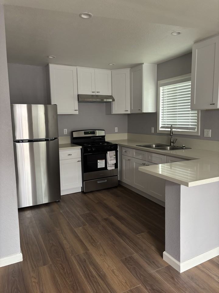 2235 Park Dr #2 - Photo 3 of 10