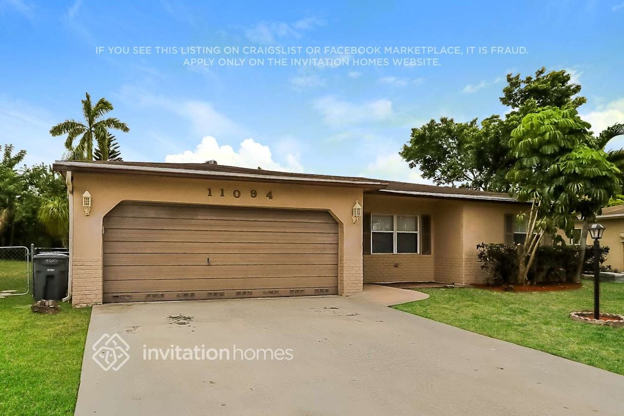 11094 Mustang St - Photo 3 of 17