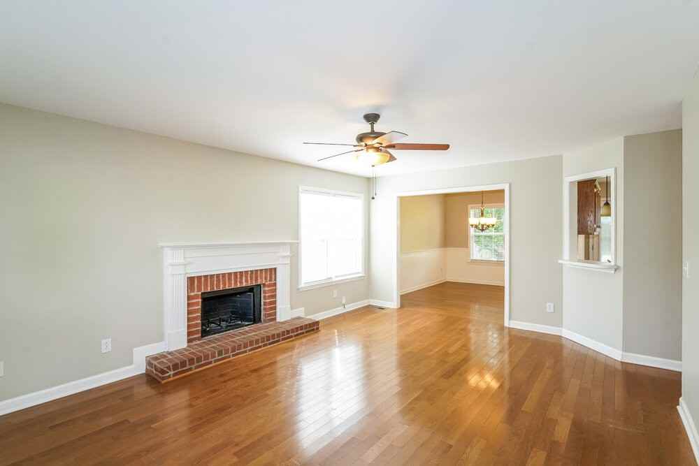 2817 Sutherland Dr - Photo 5 of 17