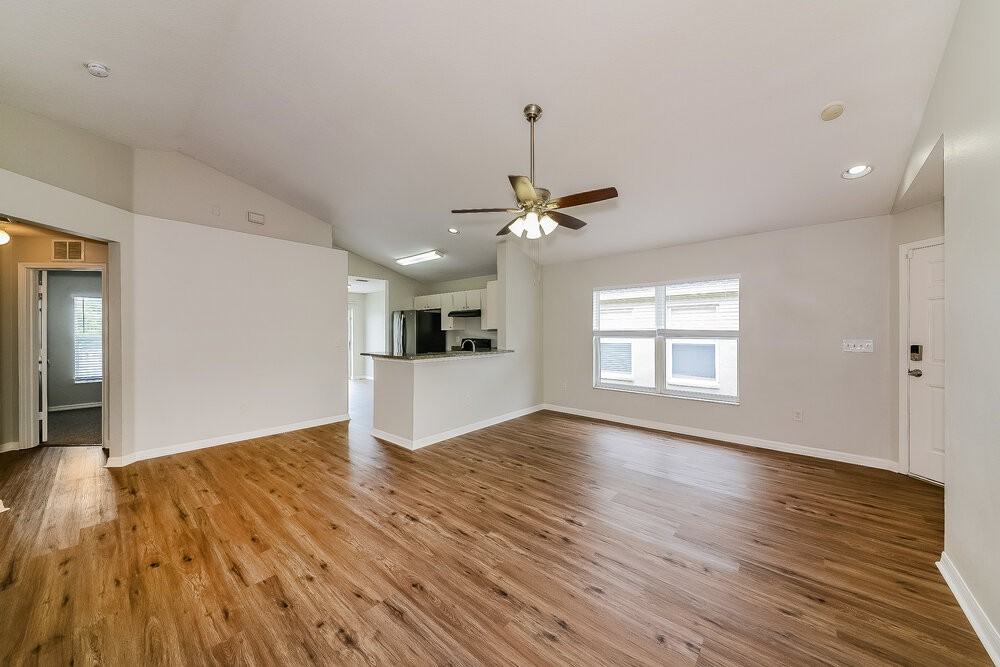 727 Cristelle Jean Dr - Photo 4 of 16