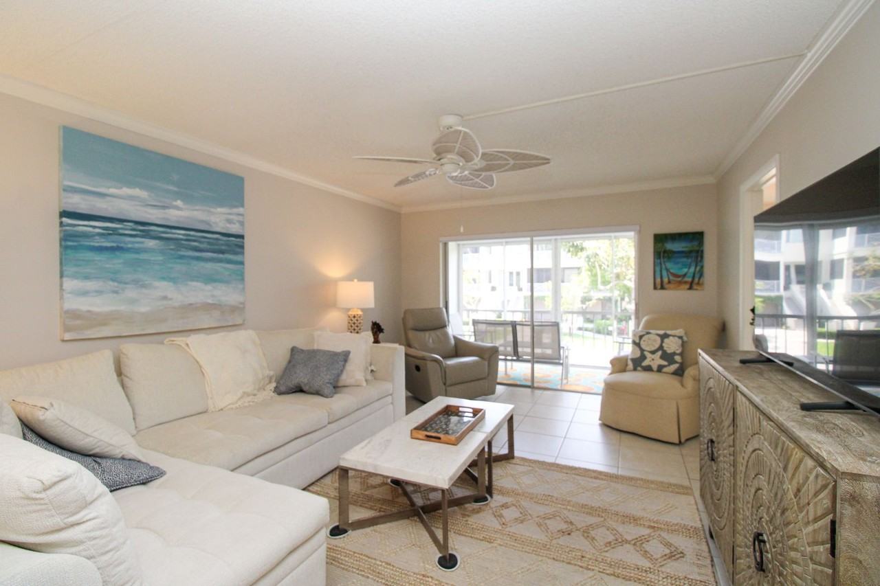 333 4th Ave S #202 - Photo 2 of 35