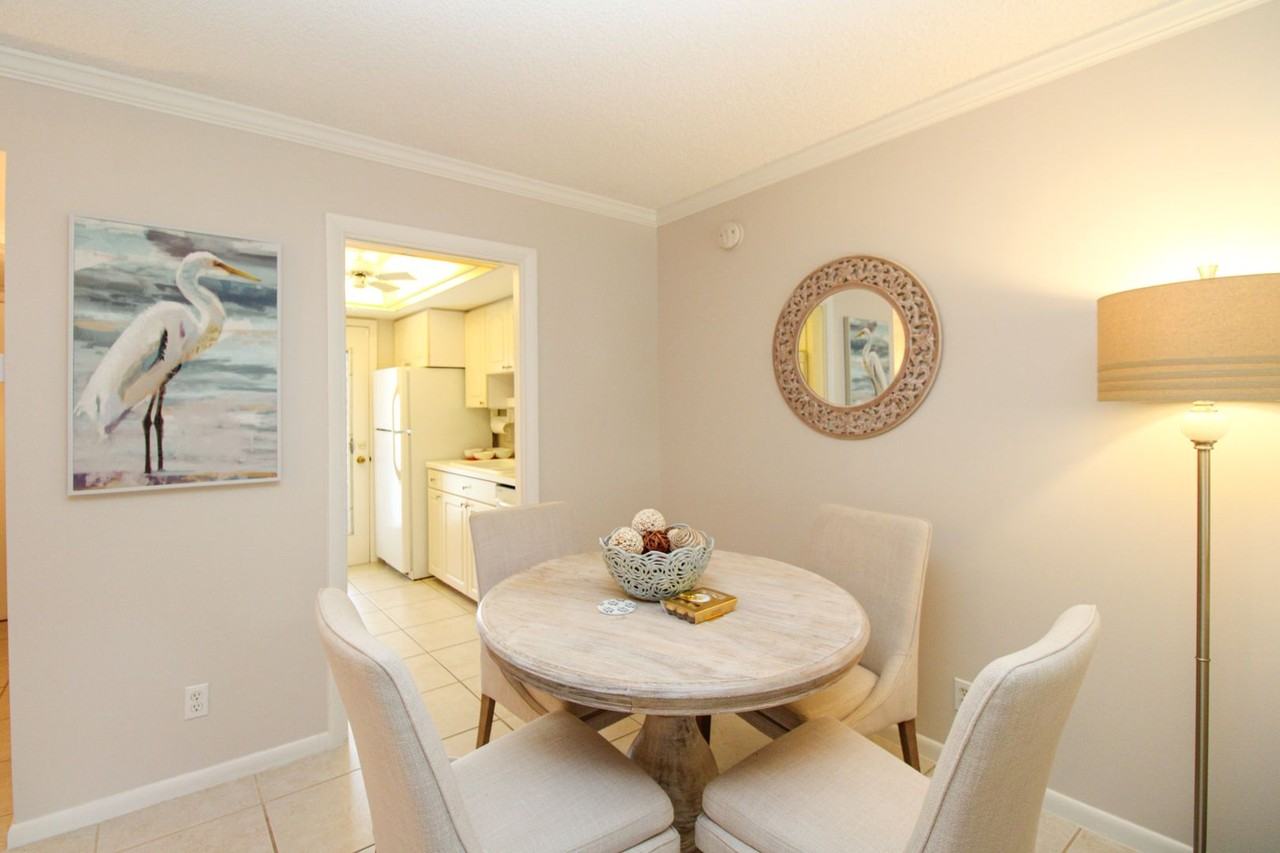 333 4th Ave S #202 - Photo 4 of 35