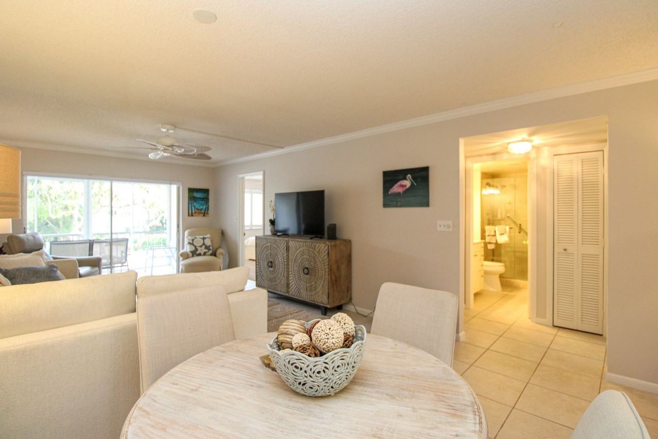 333 4th Ave S #202 - Photo 5 of 35