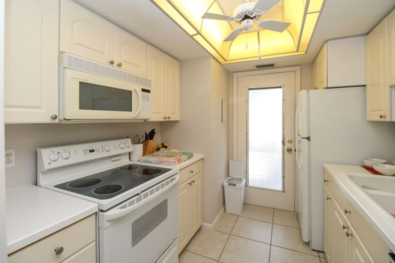 333 4th Ave S #202 - Photo 6 of 35