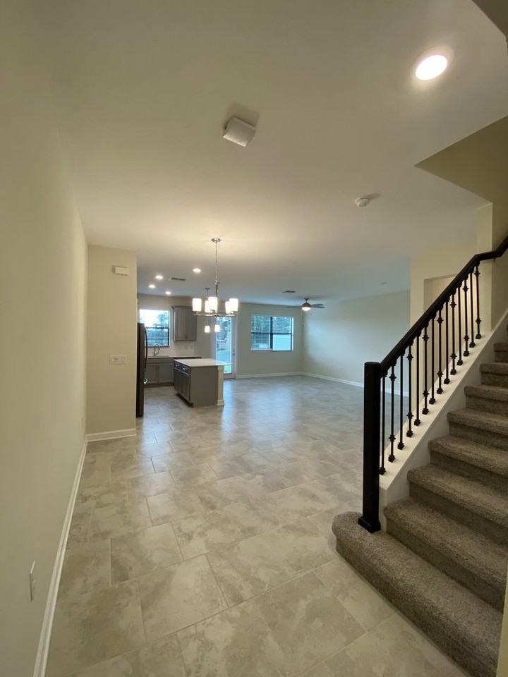 8507 Honors St - Photo 3 of 25