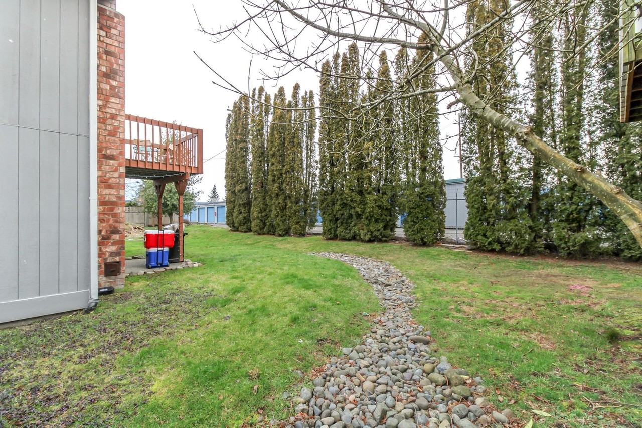 703 Myrtine St - Photo 3 of 18