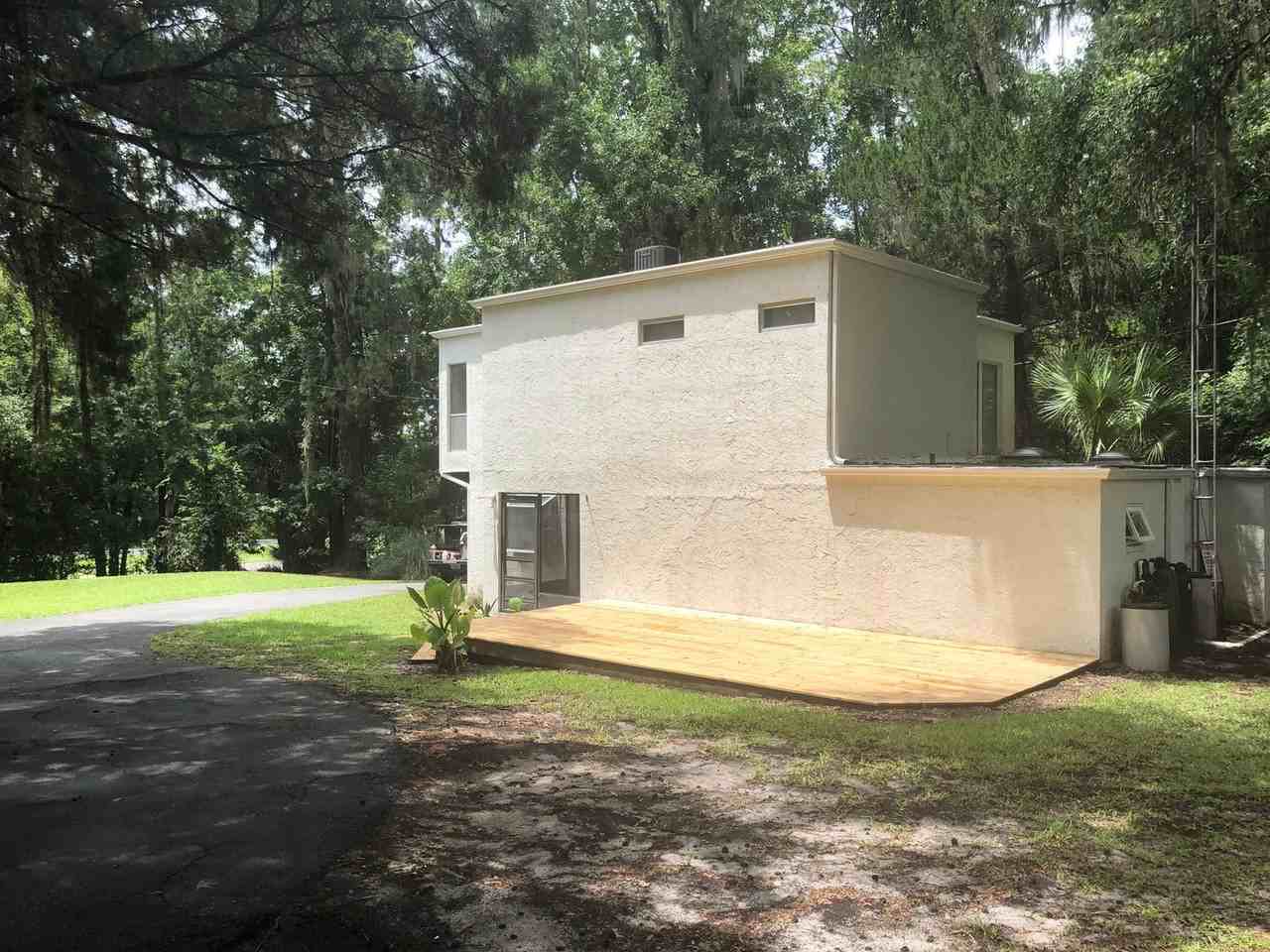 1203 Se 132nd Ln - Photo 2 of 19